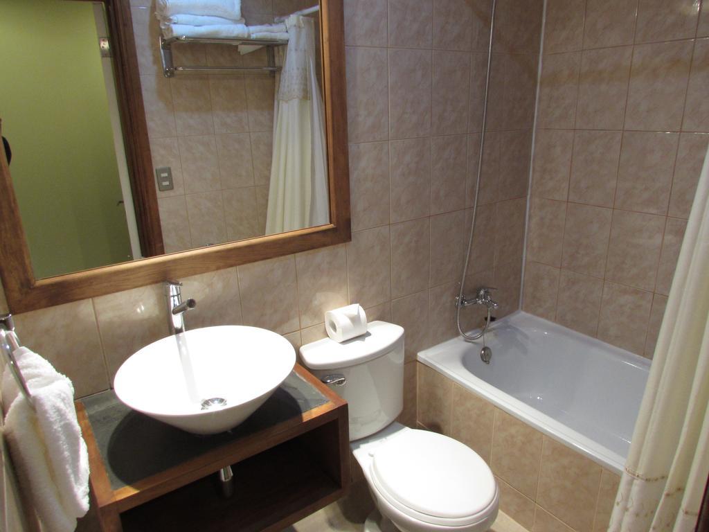 Hostal Buena Estancia Punta Arenas Rum bild