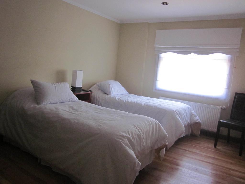 Hostal Buena Estancia Punta Arenas Rum bild